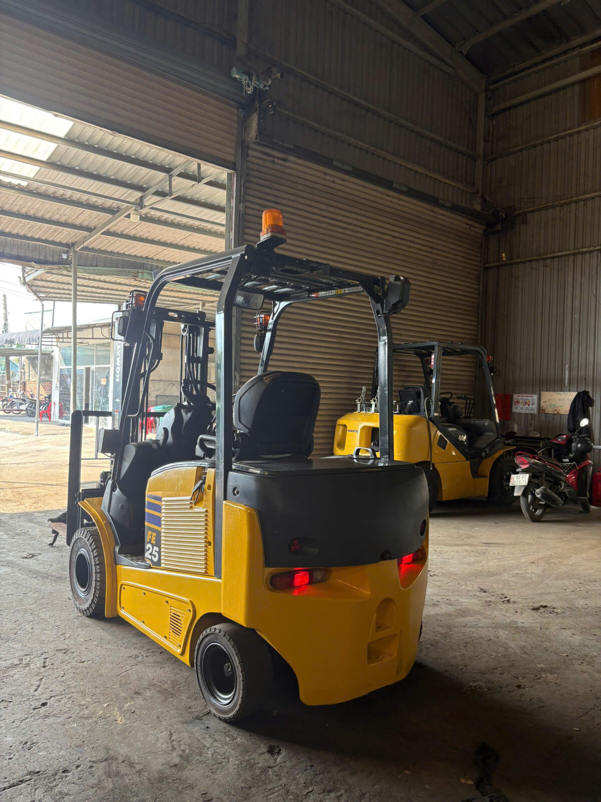 Xe nâng điện Komatsu 2.5 tấn FE25-1 (310542), sản xuất năm 2021 - Ảnh 7