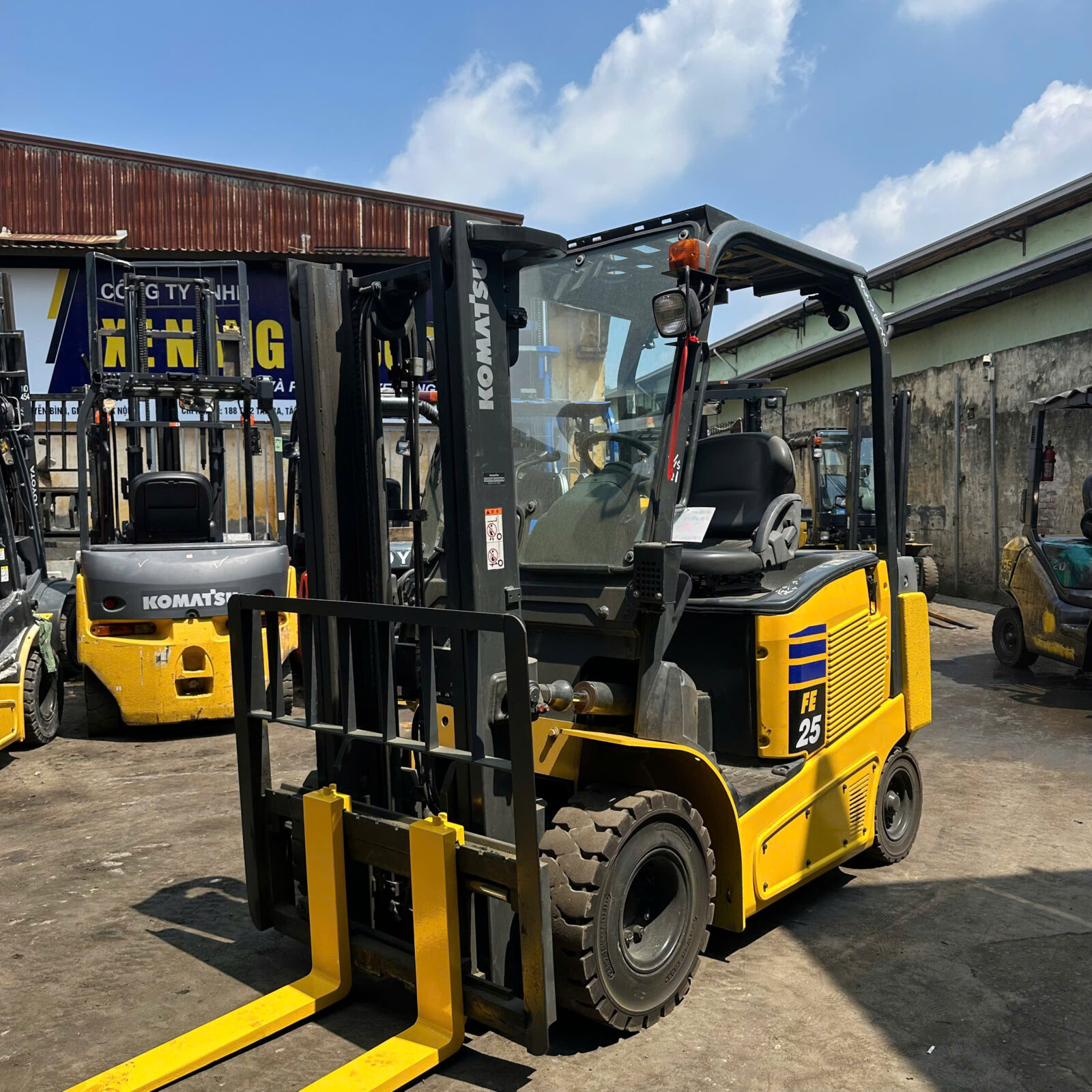 Xe nâng điện Komatsu 2.5 tấn FE25H-1 (310376)