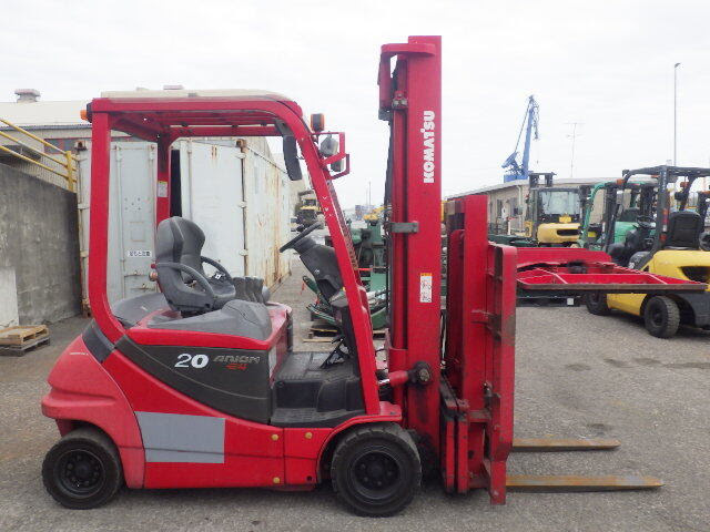 Xe nâng điện Komatsu FB20A-12