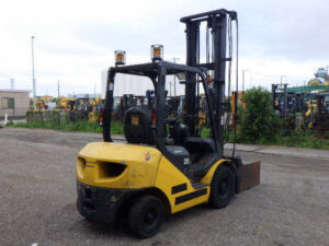 xenang-xe-nang-dau-komatsu-2-5-tan-fd25t-17-seri-301613-san-xuat-nam-2010-4-1.jpg