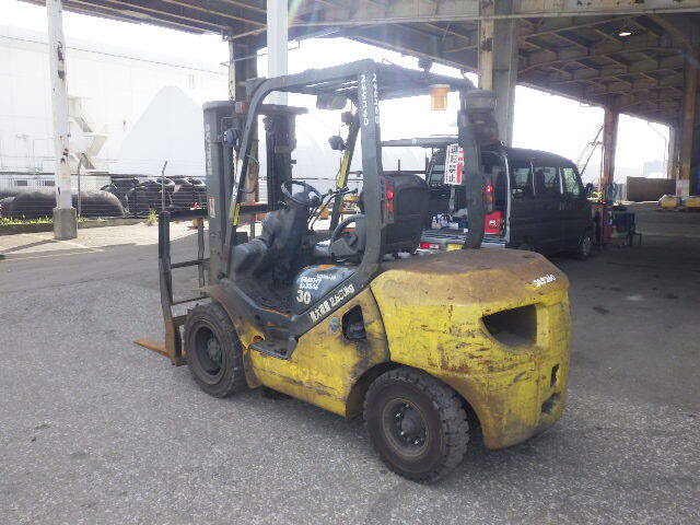 Xe nâng dầu Komatsu 3.0 tấn, FD30T-17 Seri 323866, sản xuất năm 2013 - Ảnh 5