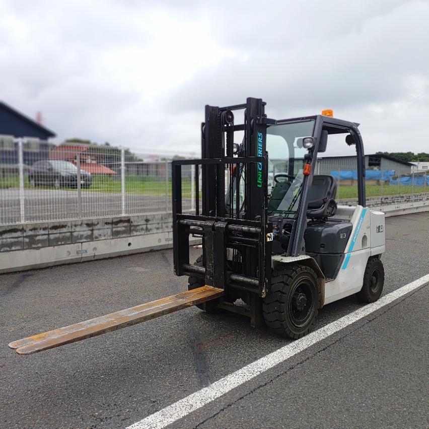 xenang-xe-nang-dau-unicarriers-3-0-tan-fhd30t5-seri-f188-01484-sx-nam-2017-4.jpg