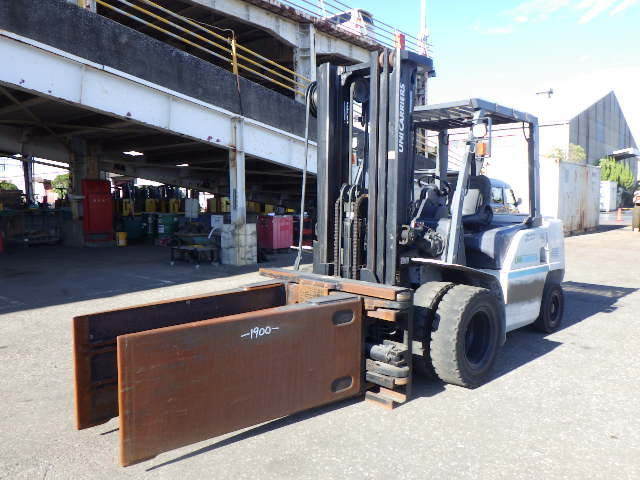 xenang-xe-nang-dau-unicarriers-4-5-tan-ydn-d1f4a-seri-d1f4-11004-san-xuat-nam-2017-6.jpg