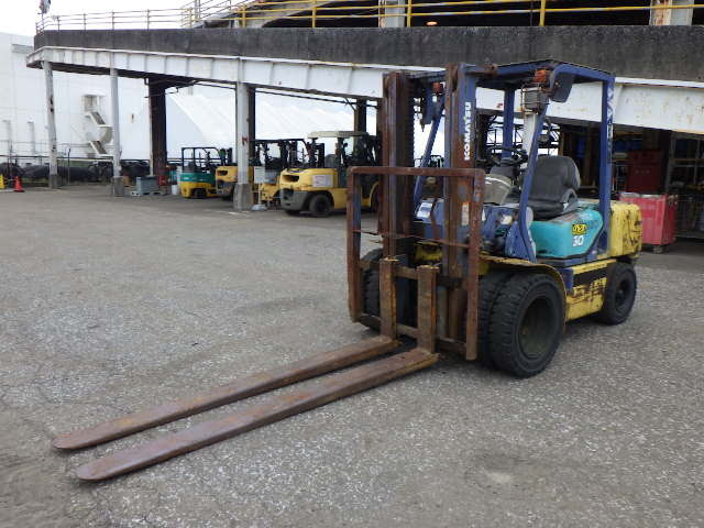 Xe nâng xăng Komatsu 3.0 tấn FG30T-12 Seri 517822 - Ảnh 5